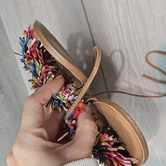 Steve Madden Women Swizzle Multicolor Pom Pom Sandals Leather Lace Up Sz 8.5